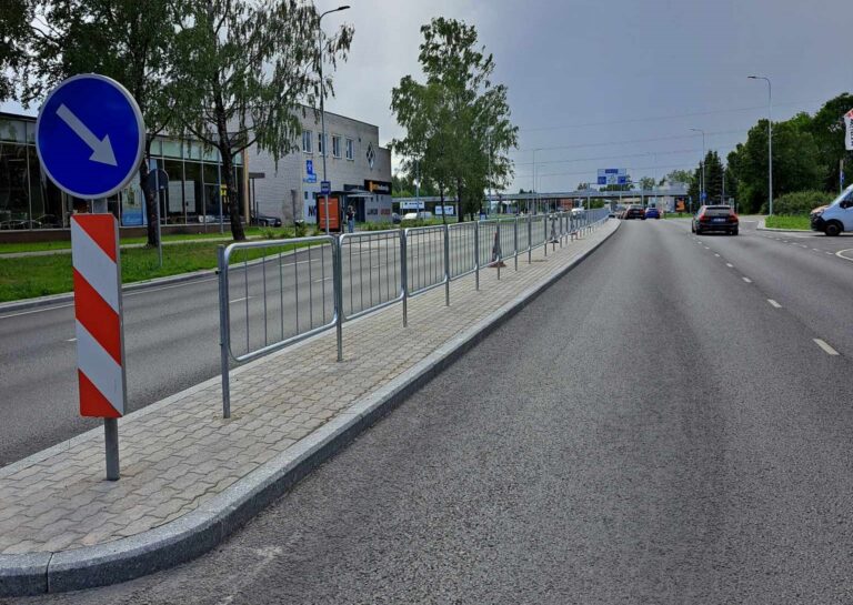 Tartu, Riia maantee jalgteepiirded