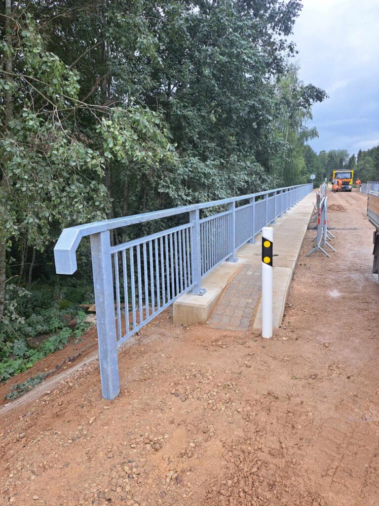 Halliste tee silla remont