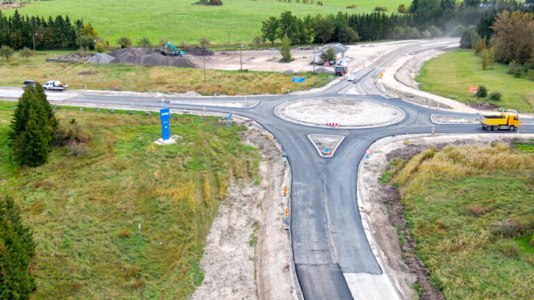 T-83 Suuremõisa – Käina – Emmaste ja nr 12135 Käina-Hüti ristmik