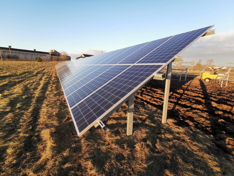 Laheotsa OÜ territooriumi päiksepaneelipark