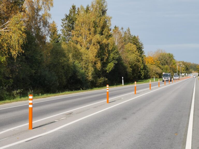 Riigitee nr 8 Tallinn-Paldiski km 12,2-15,5 ülesõidetavate kummipostide ehitus