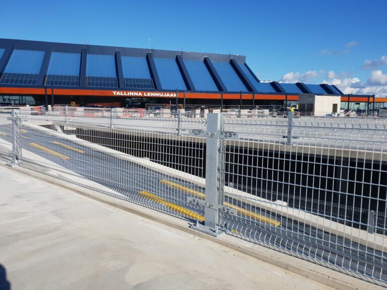 Lennart Meri Tallinna Lennujaama parkimismaja põrkepiirded