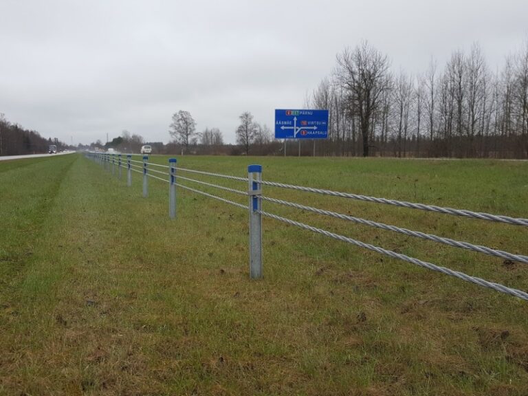 T4 Tallinn Pärnu mnt eraldusriba põrke- ja trosspiire paigaldus