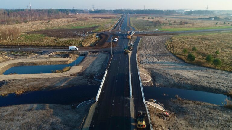 GATE Tallinn, Saue-Topi ühendustee ja jalgtee ehitus