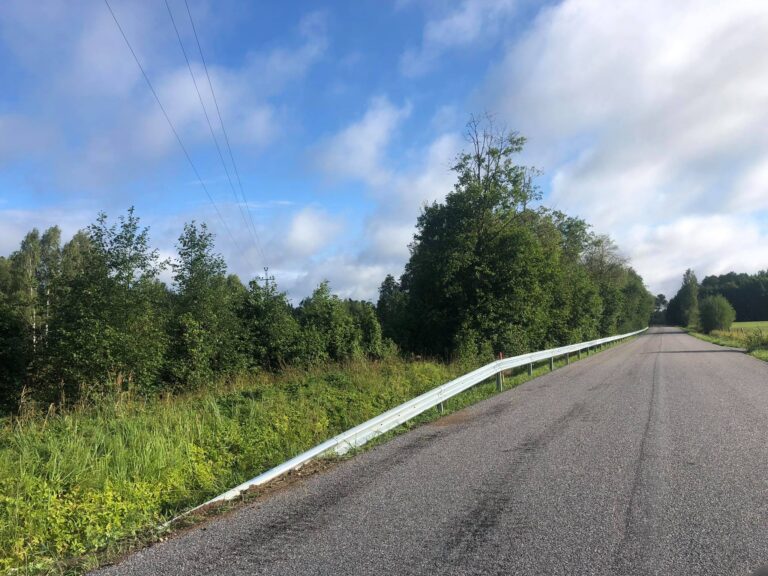 Riigiteede nr 20156 Käru-Kädva km 2,078-11,203 põrkepiirded