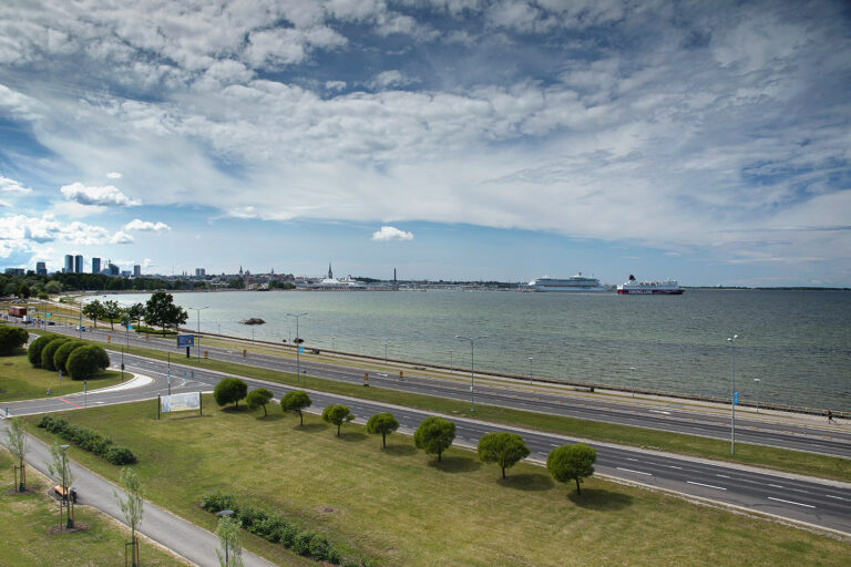 Pirita tee ühistranspordirada, Tallinn