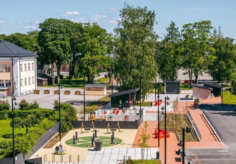 Rapla Keskväljak II Osa 2 linnamööbli hange