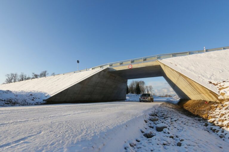 Kaitseväe Tapa linnaku ja keskpolügooni ühendustee eritasandiline ristumine