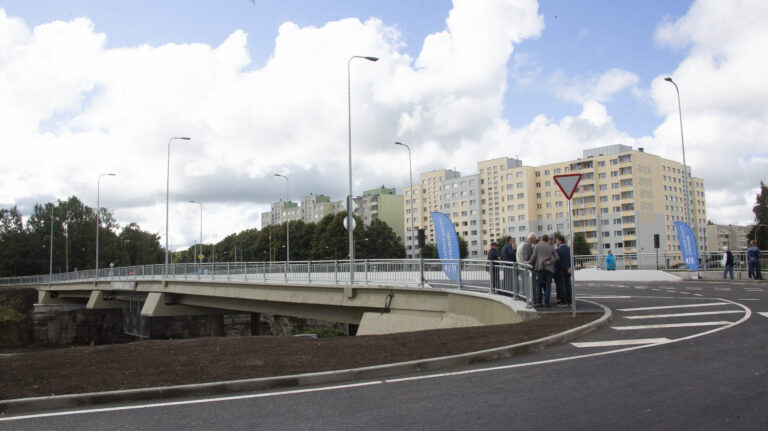 Varraku sild, Laagna tee, Tallinn