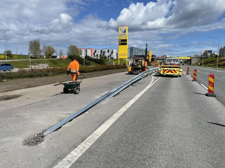 Laagna tee, Olerex sisse ja väljapääsude ümberehitus