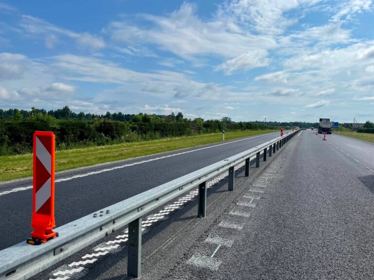 T2 Tallinn-Tartu Keskpiirde kurvi suuna tähistamise lamellid